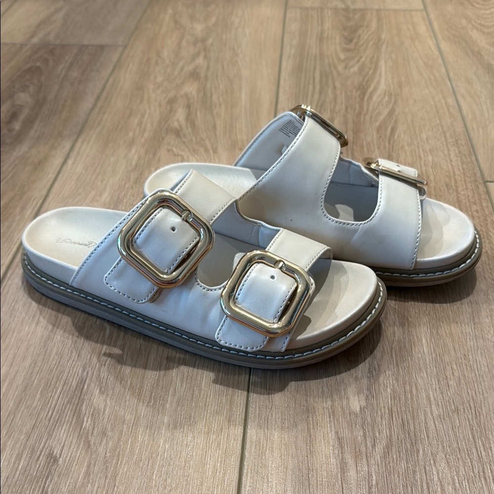 Universal Thread Cream Slide Sandals with Gold Accents